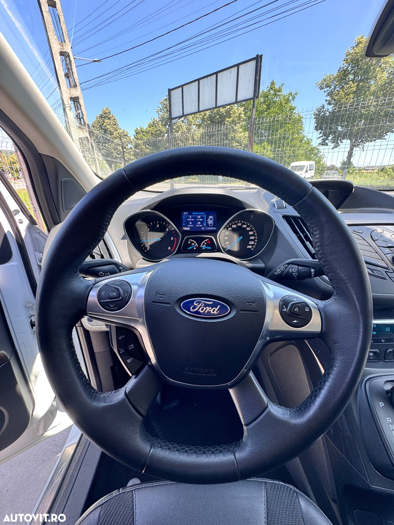 Ford Kuga - 8