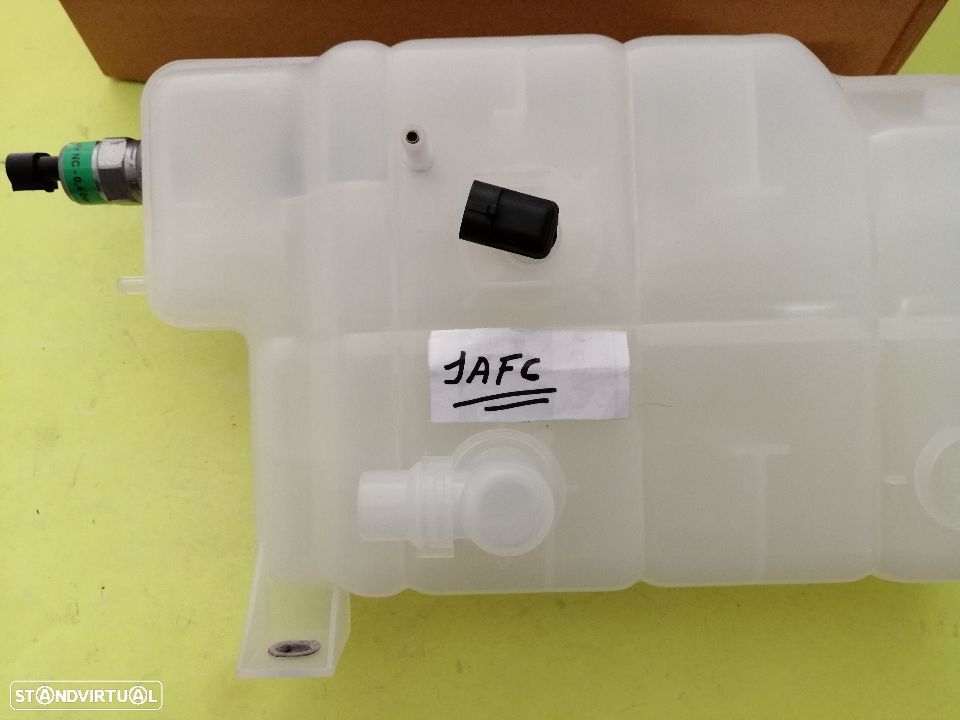 Reservatório da água Iveco Daily 2006-- NOVO - 2