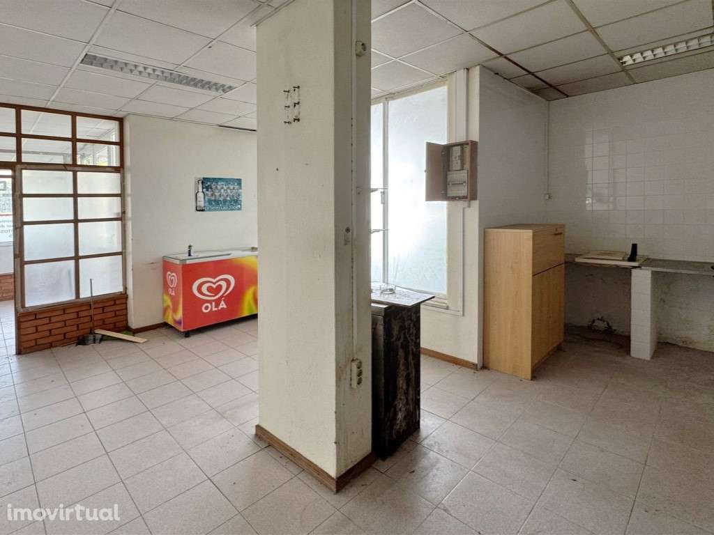 Loja, Urbanização Soltroia - Grande imagem: 2/11