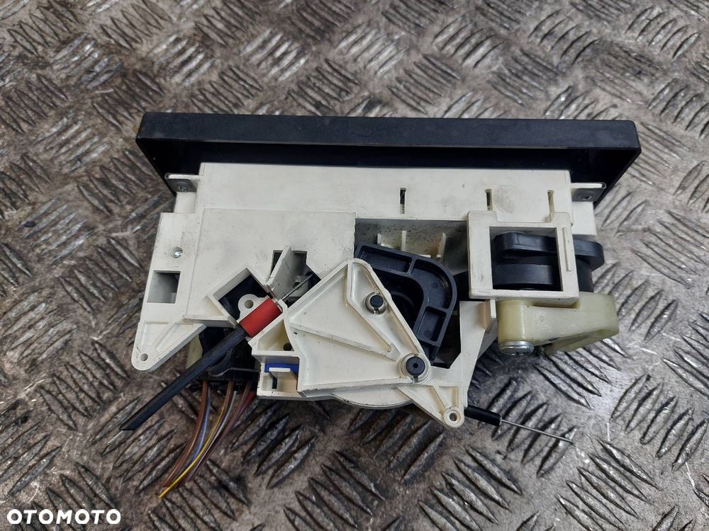 PANEL NAWIEWU AUDI 80 B4 8A1819073 - 3
