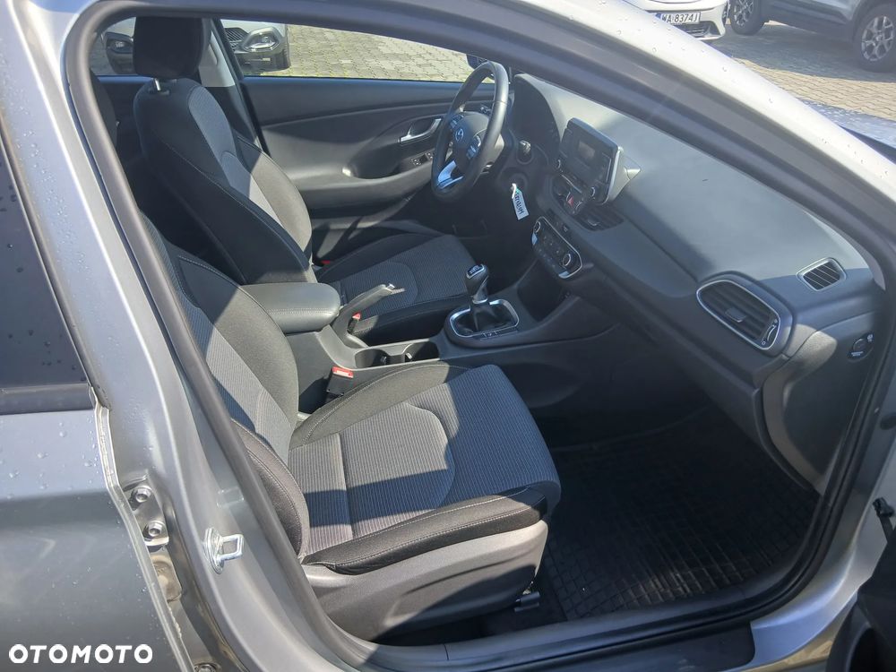 Hyundai i30 1.5 DPI Classic + - 14