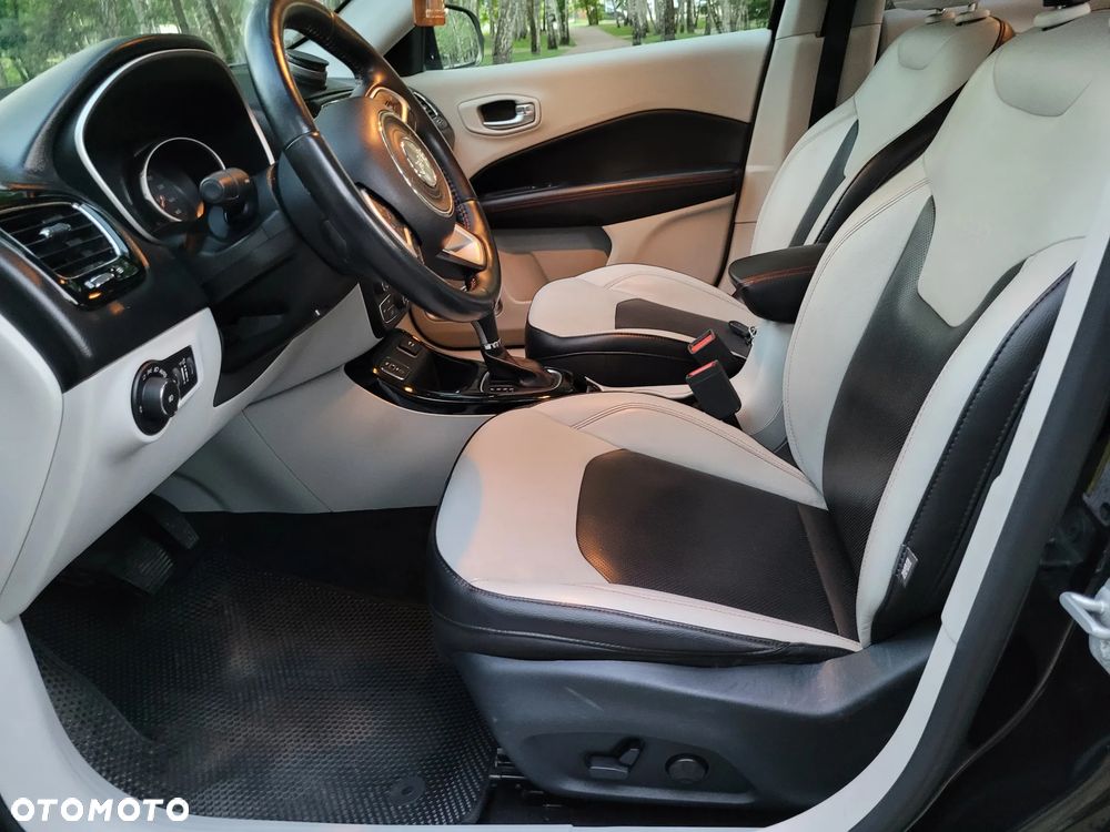 Jeep Compass - 15
