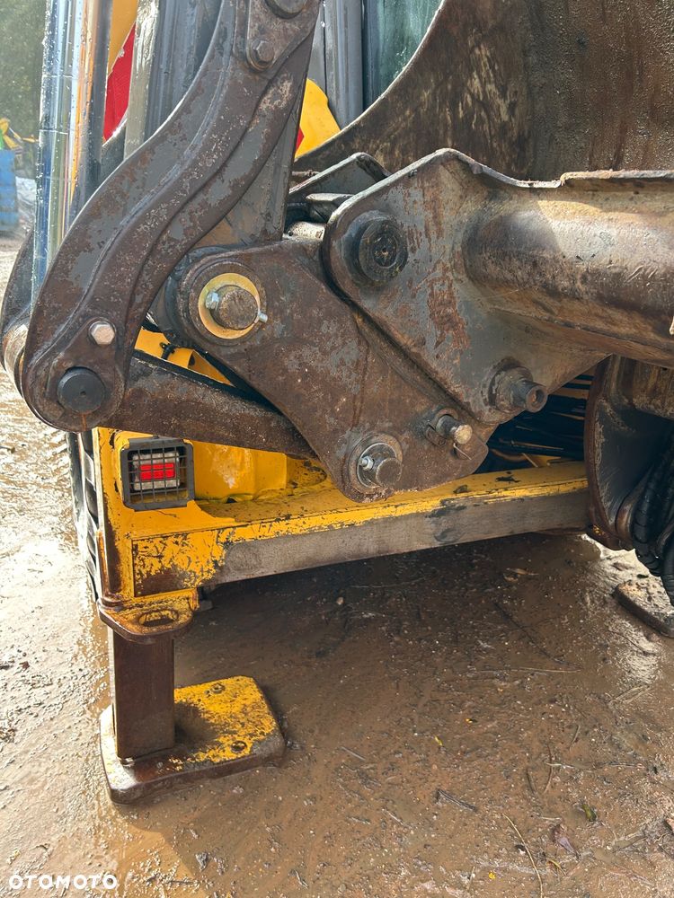 Volvo BL71B - 11