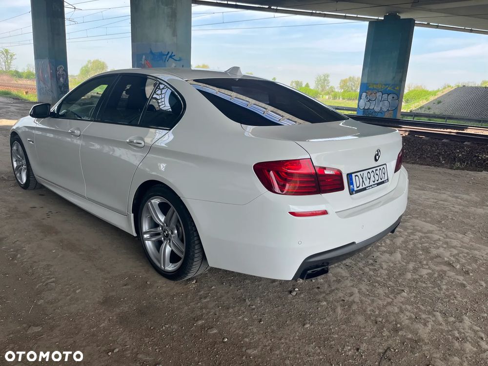 BMW Seria 5 550i xDrive Luxury Line - 16