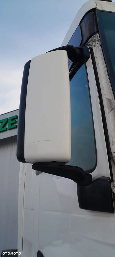 Lusterko prawe MAN TGX - 2