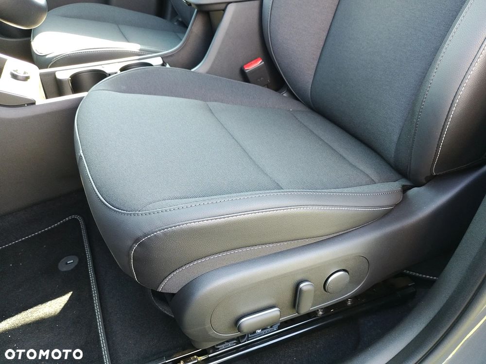 Hyundai Kona 65kWh Executive - 12