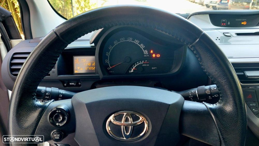 Toyota iQ 1.0 VVT-i - 13
