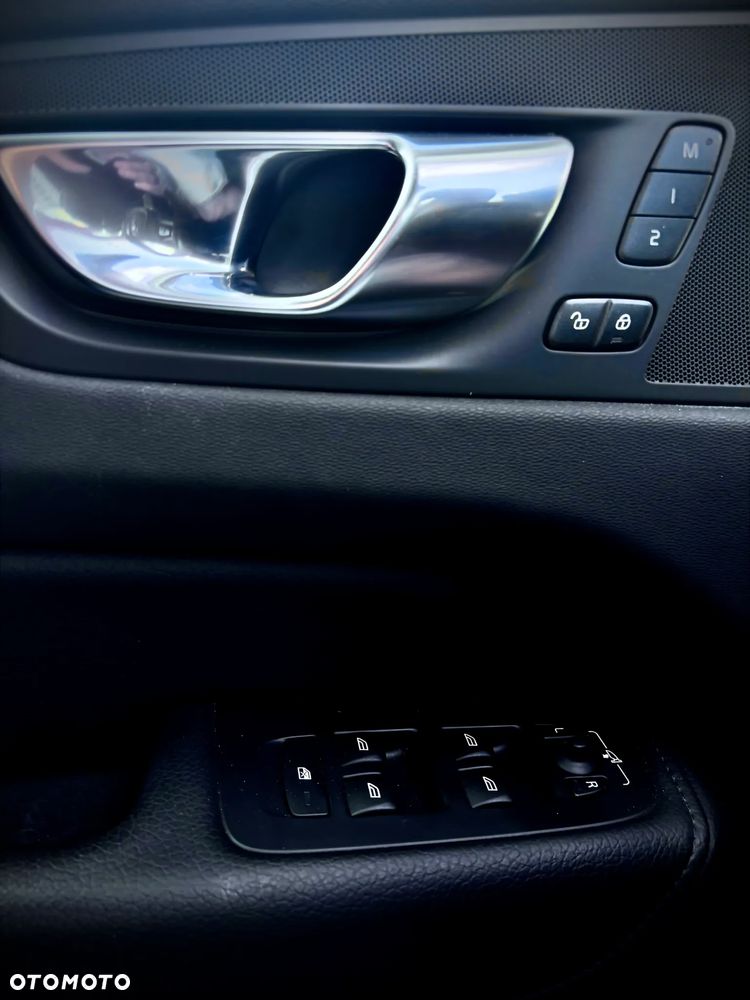 Volvo XC 60 B4 B Inscription - 11