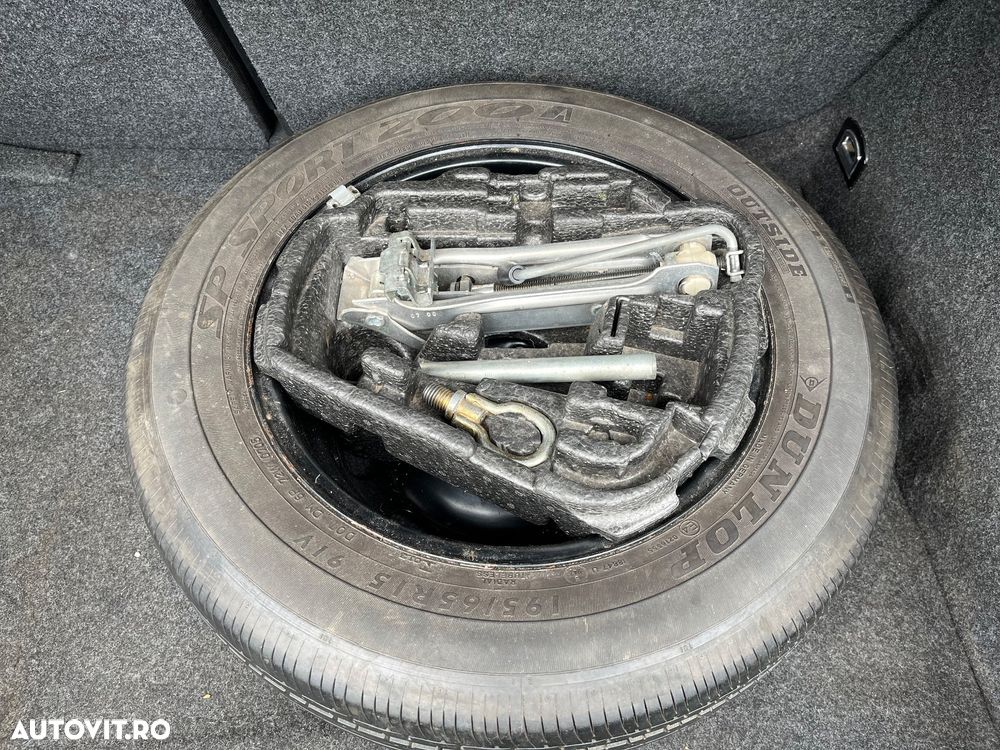 Volkswagen Golf - 10