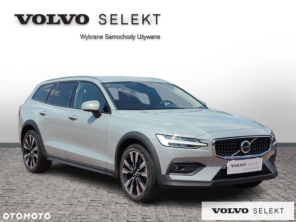 Volvo V60 Cross Country - 8