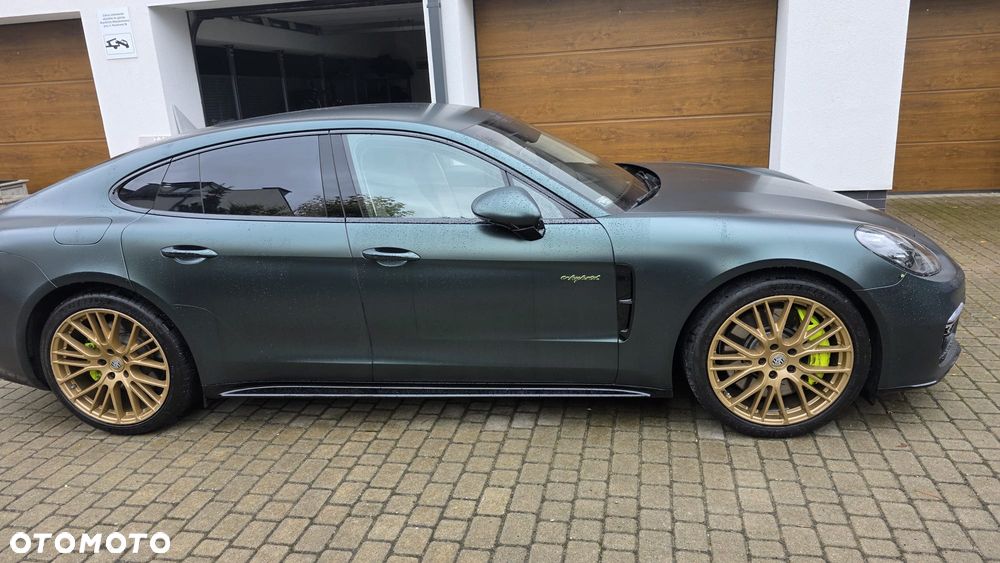 Porsche Panamera - 1