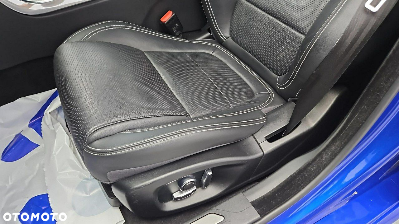 Jaguar XE 2.0 P250 R-Dynamic S - 12
