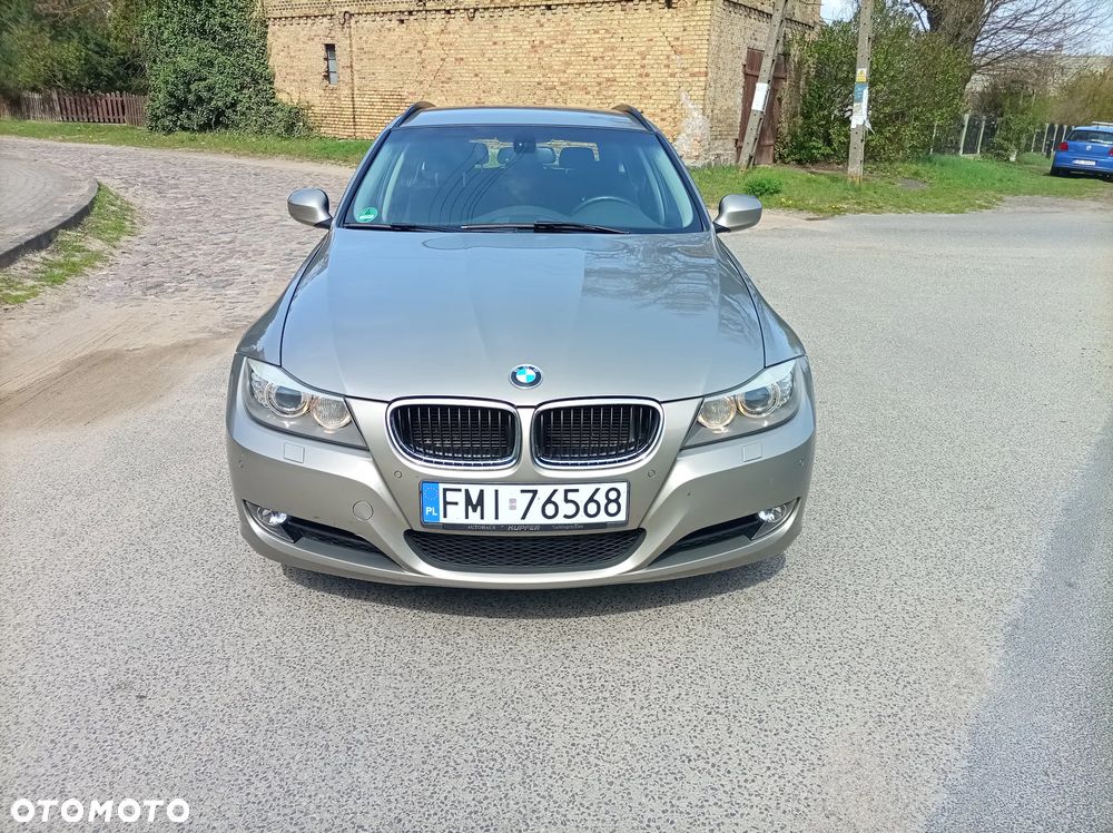 BMW Seria 3 320d DPF Blue Performance Edition Sport - 2