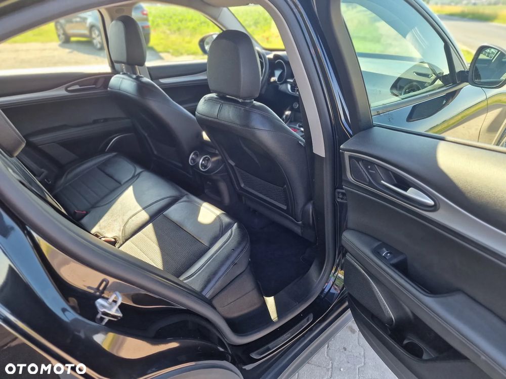 Alfa Romeo Stelvio 2.2 16V AT8 Q4 Intensa - 28