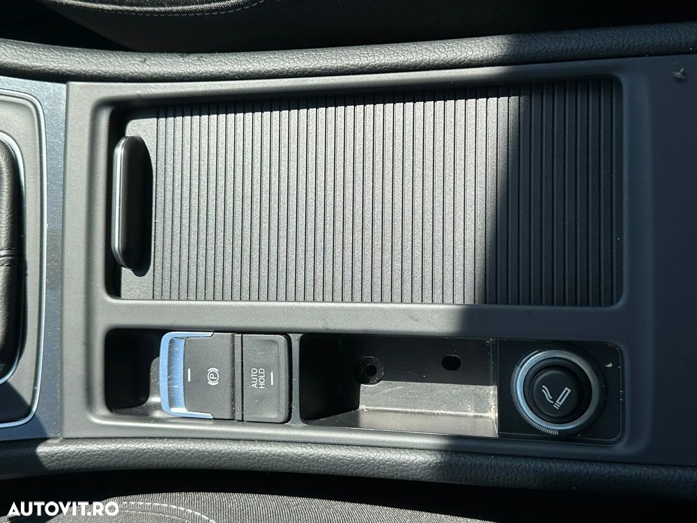 Volkswagen Golf - 10