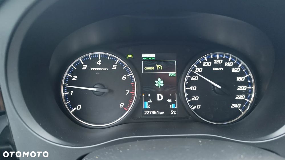 Mitsubishi Outlander - 37