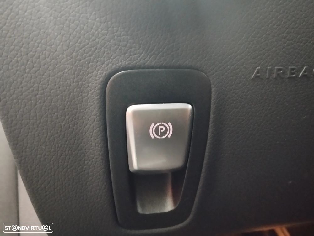 Mercedes-Benz E 220 d AMG Line - 29