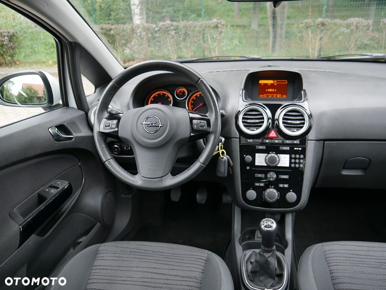 Opel Corsa 1.4 16V Innovation - 8