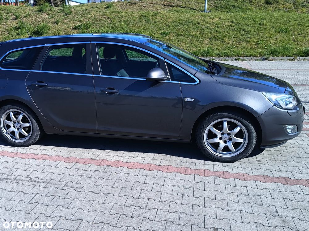 Opel Astra 1.4 T Cosmo - 13