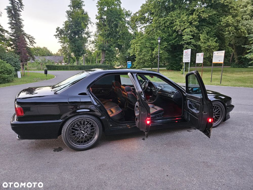 BMW Seria 7 740i - 11
