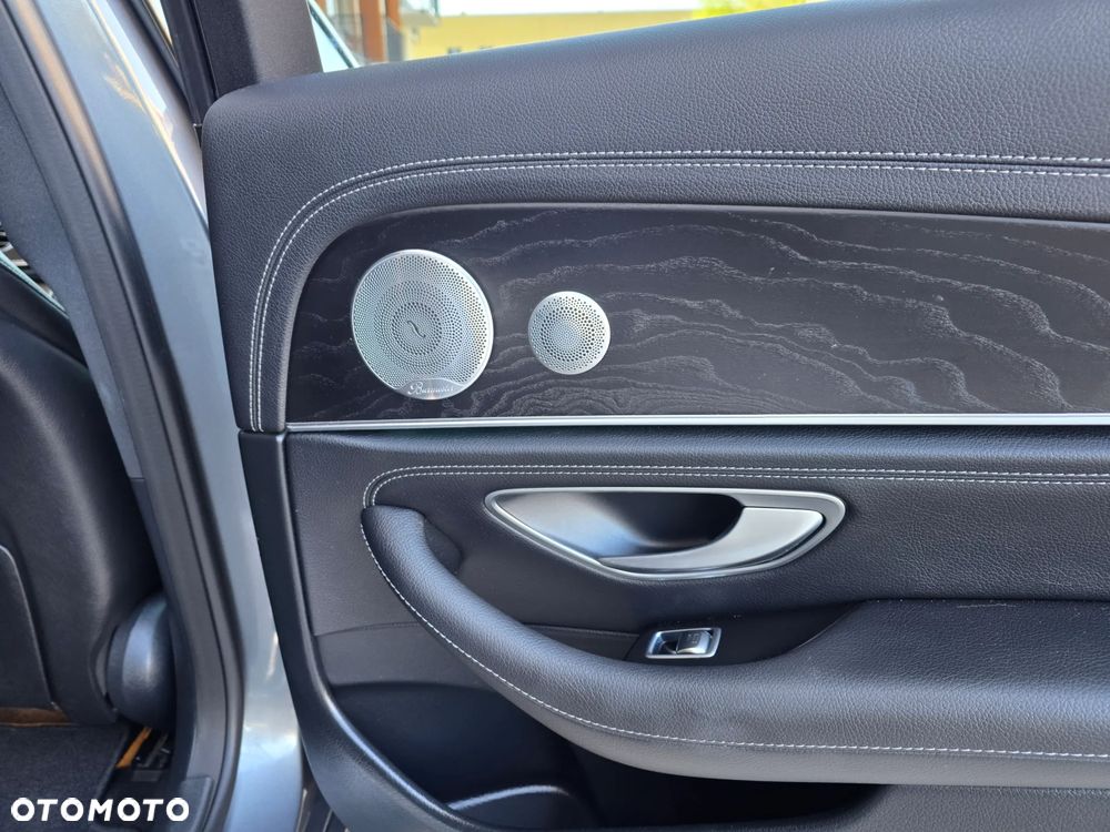 Mercedes-Benz Klasa E 220 d 4-Matic AMG - 22