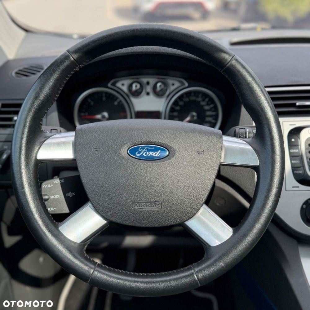 Ford Kuga - 29