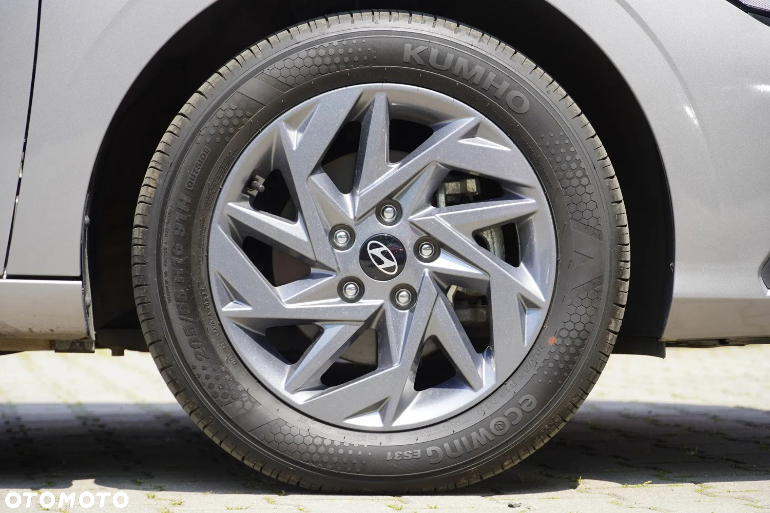Hyundai Elantra 1.6 Modern CVT - 34