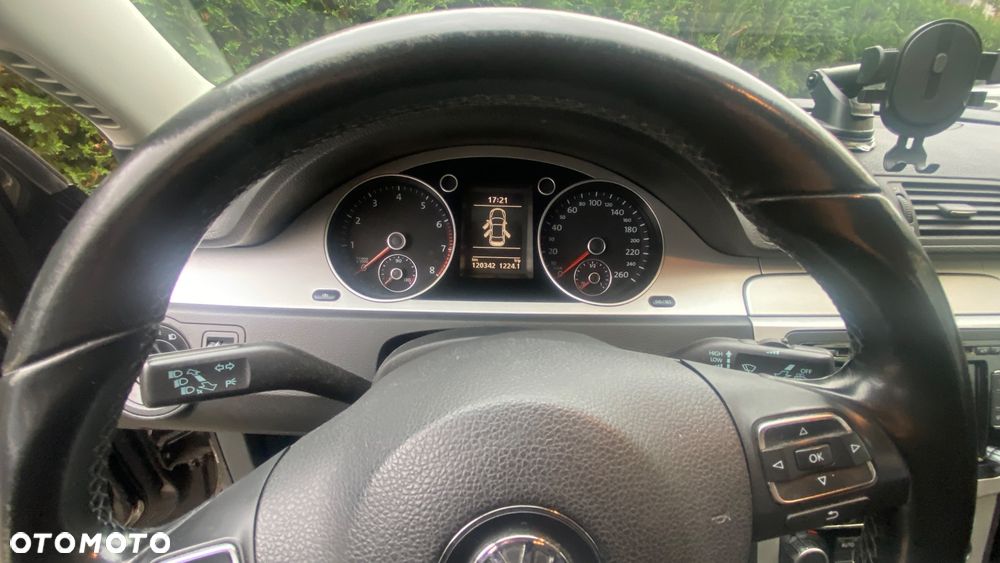 Volkswagen Passat - 16