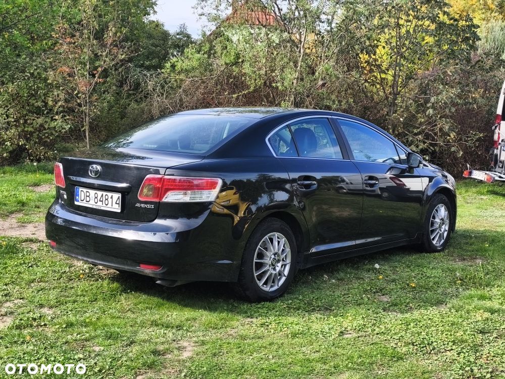 Toyota Avensis - 4