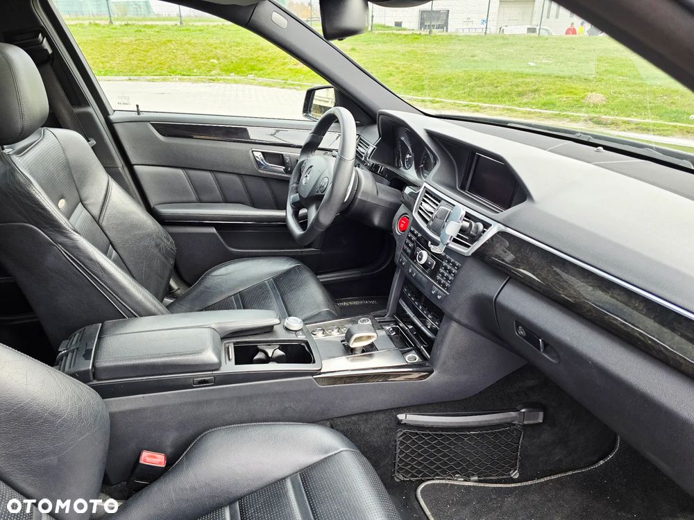 Mercedes-Benz Klasa E 63 AMG AMG Speedshift 7G-MCT - 17