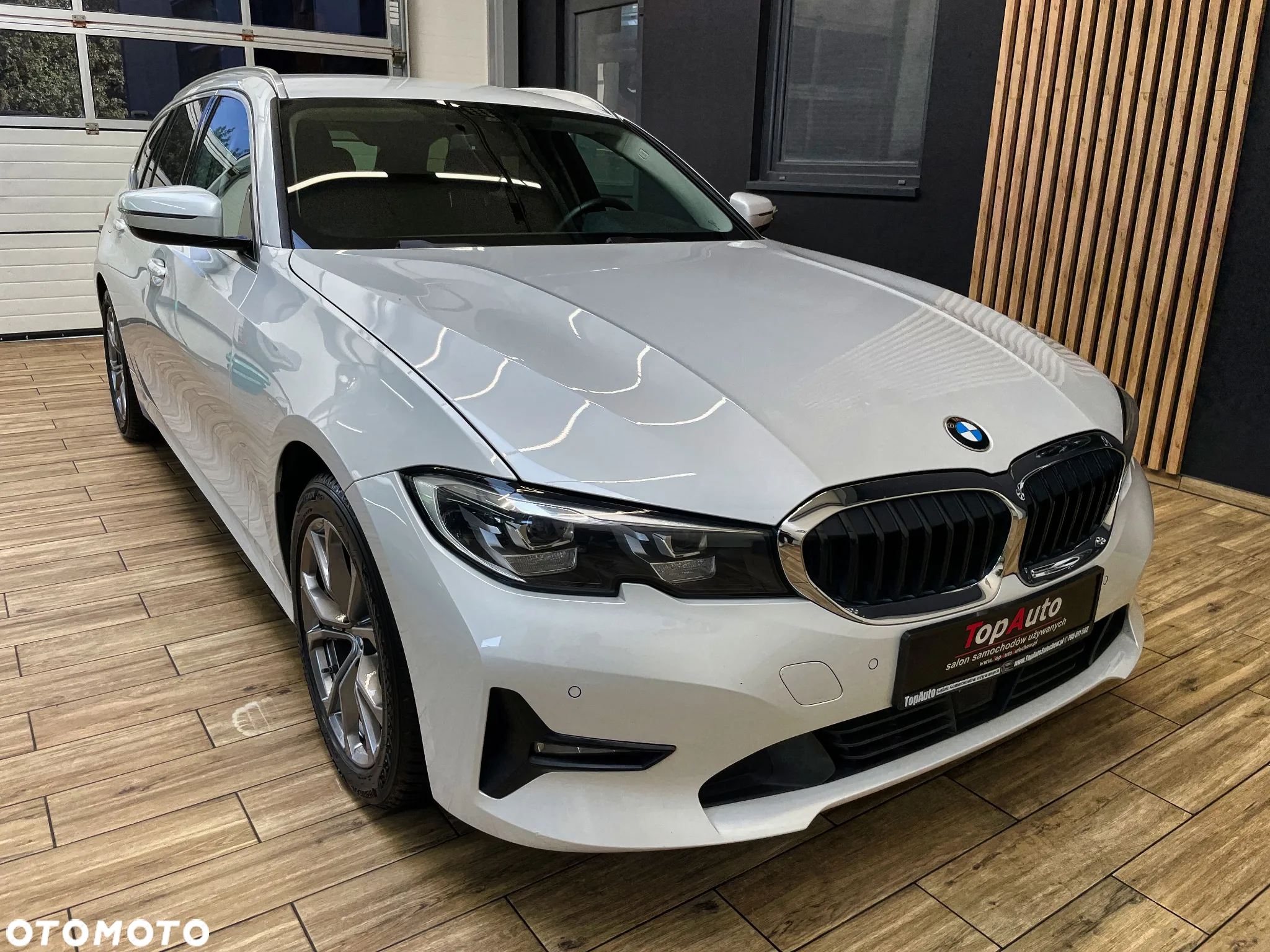 BMW Seria 3 320d Touring - 3
