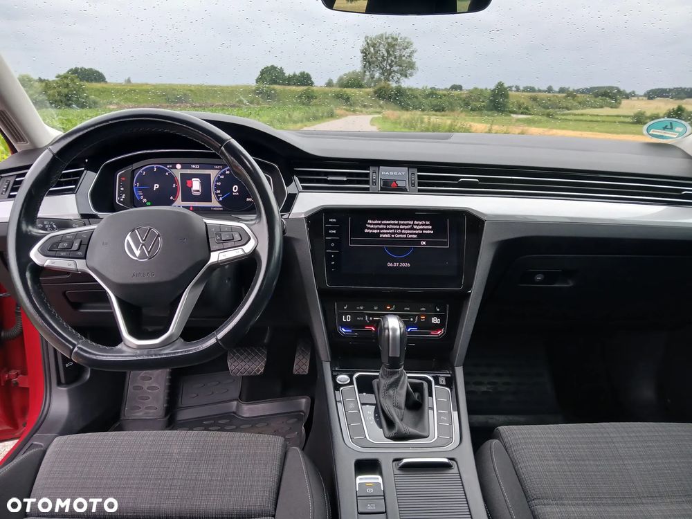 Volkswagen Passat - 12
