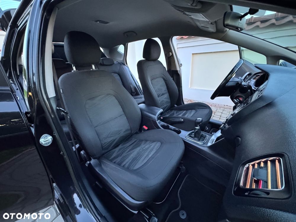 Kia Ceed - 26