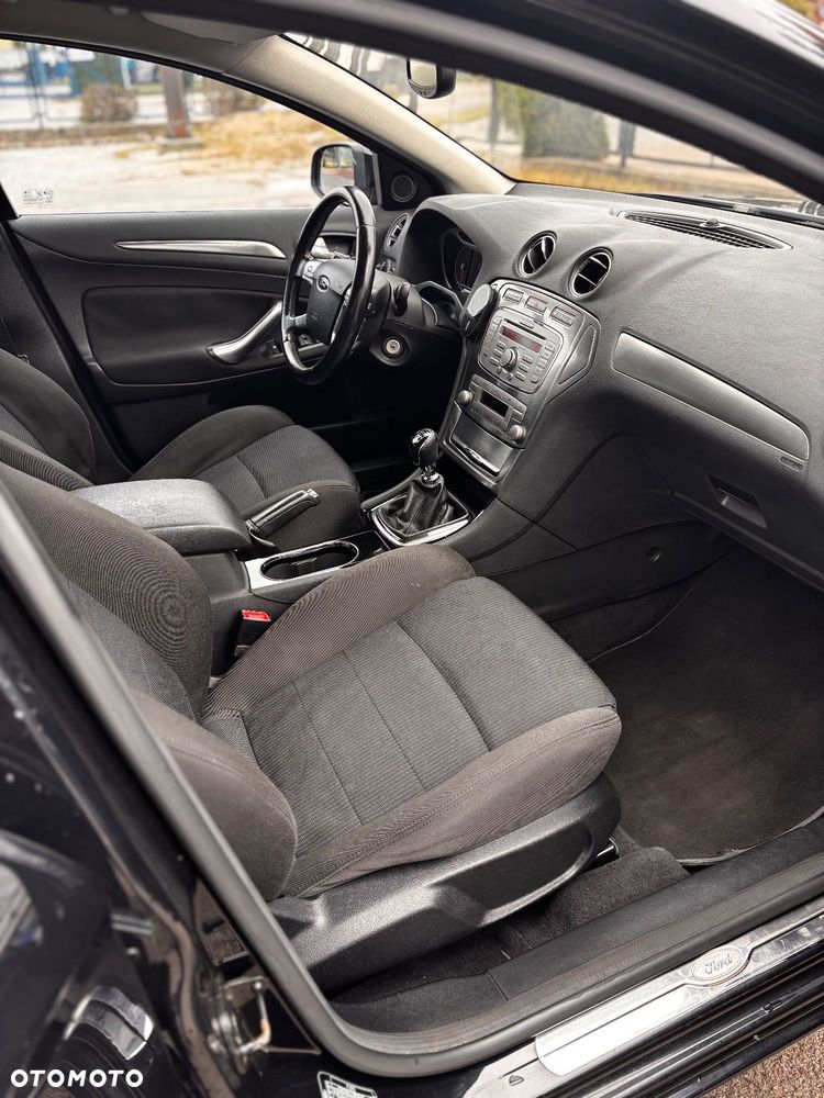 Ford Mondeo 1.8 TDCi Ghia X - 13