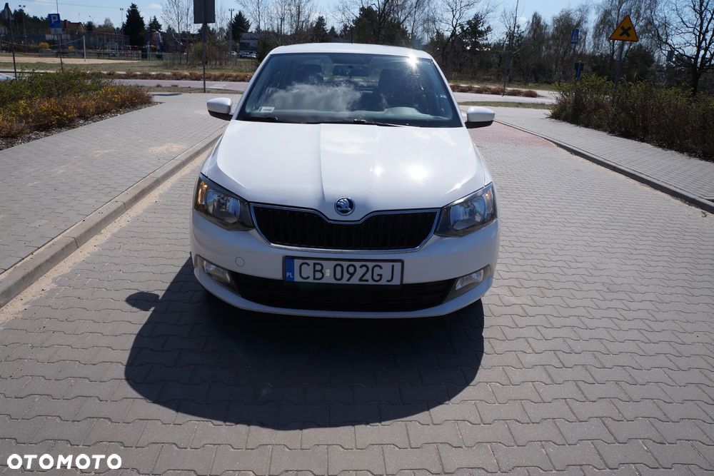 Skoda Fabia 1.0 Style Color - 19
