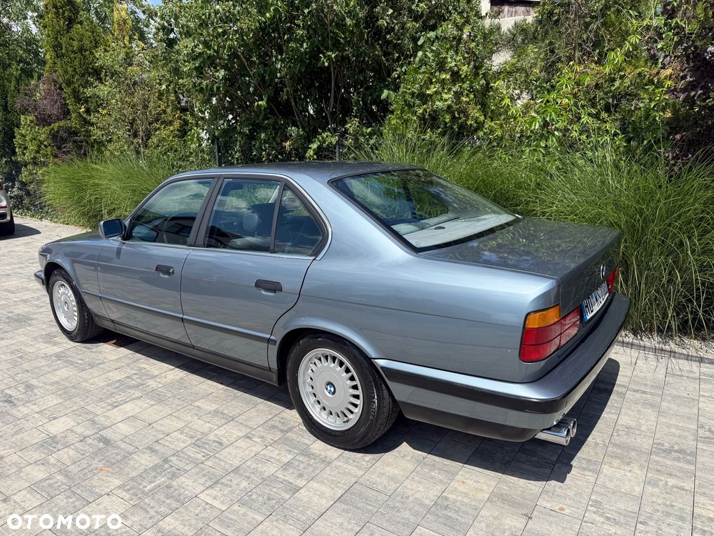 BMW Seria 5 525i - 25