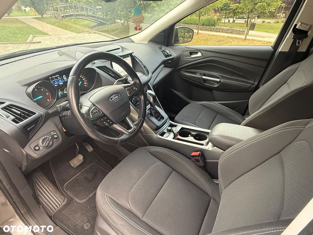 Ford Kuga - 10