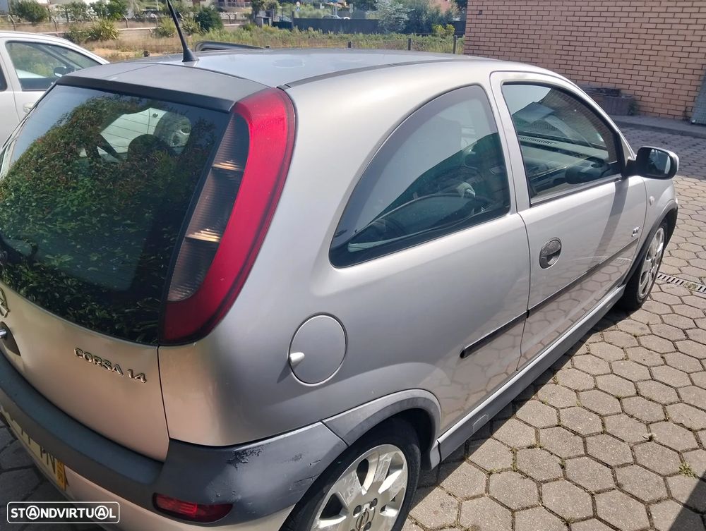 Opel Corsa 1.4 16V Sport - 2