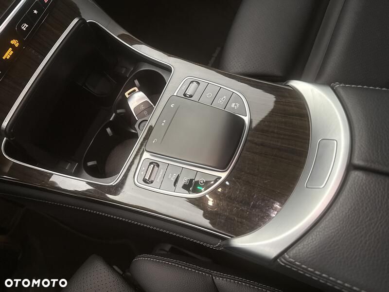 Mercedes-Benz GLC - 17