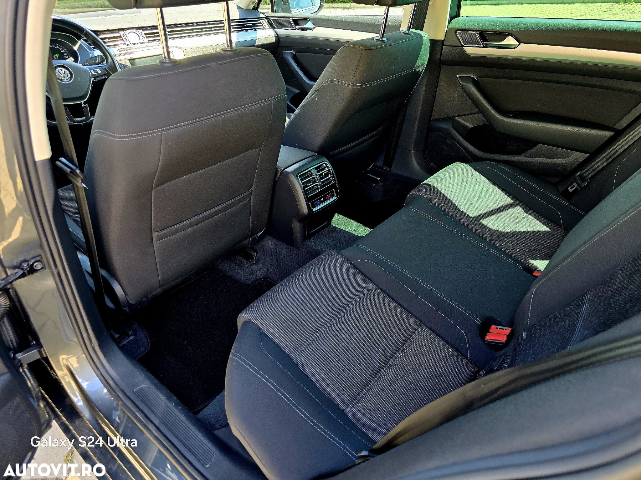 Volkswagen Passat Variant 2.0 TDI DSG 4Motion Highline - 11