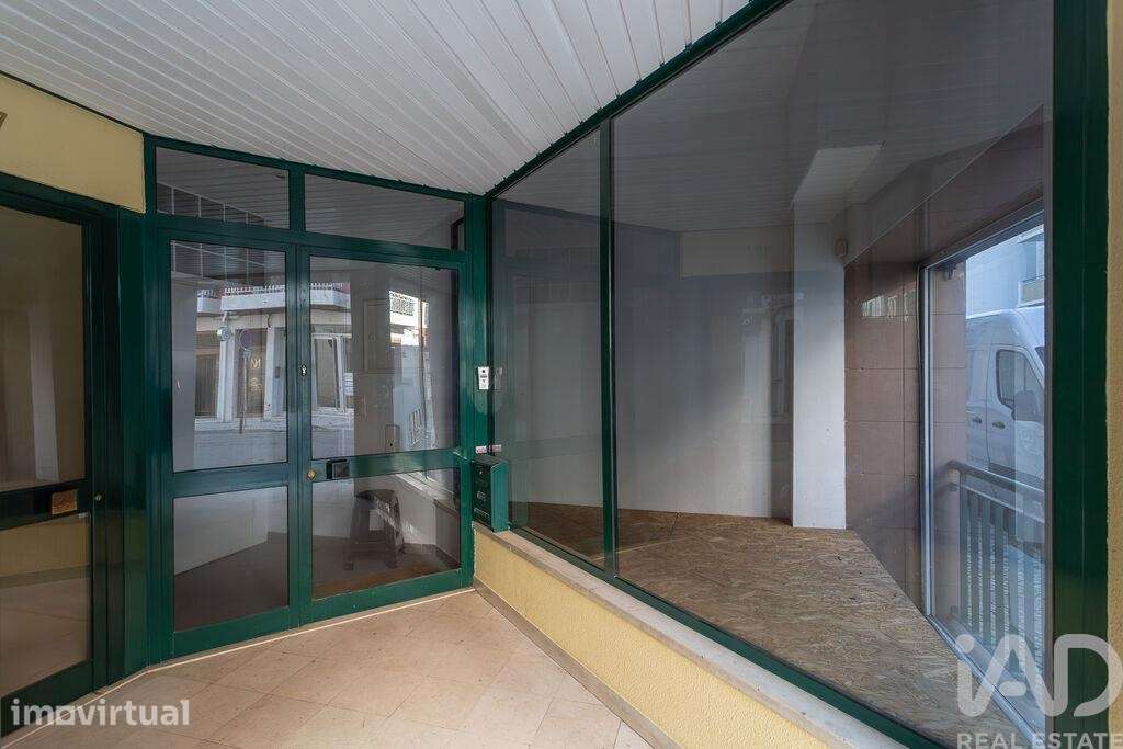 Loja / Estabelecimento Comercial T4 em Estrela de 150,00 m2