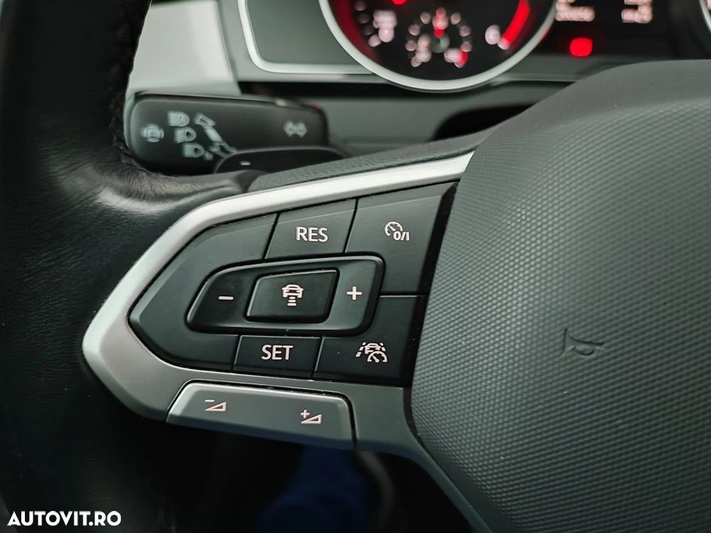 Volkswagen Passat Variant 2.0 TDI SCR DSG Business - 7