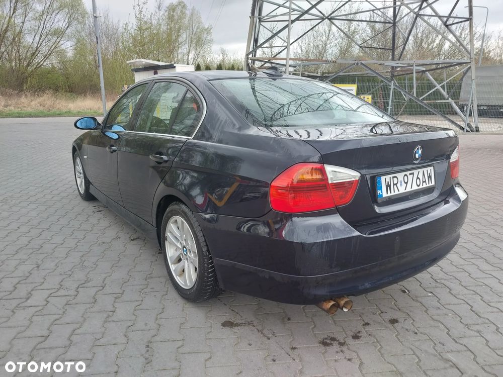BMW Seria 3 325i - 4