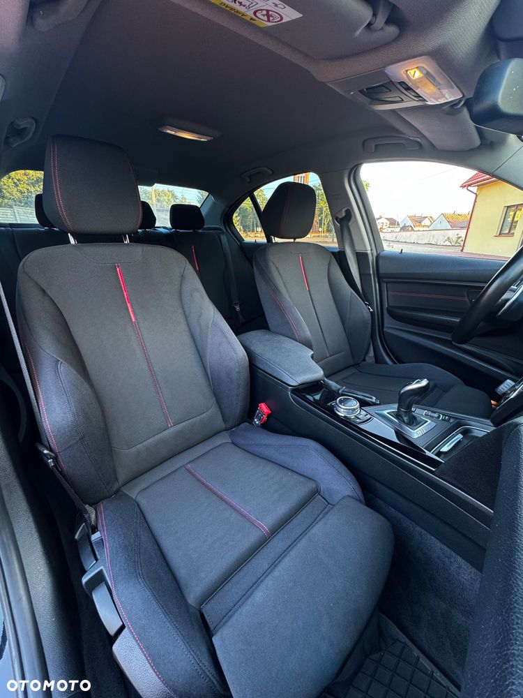 BMW Seria 3 320d Blue Performance Sport Line - 38