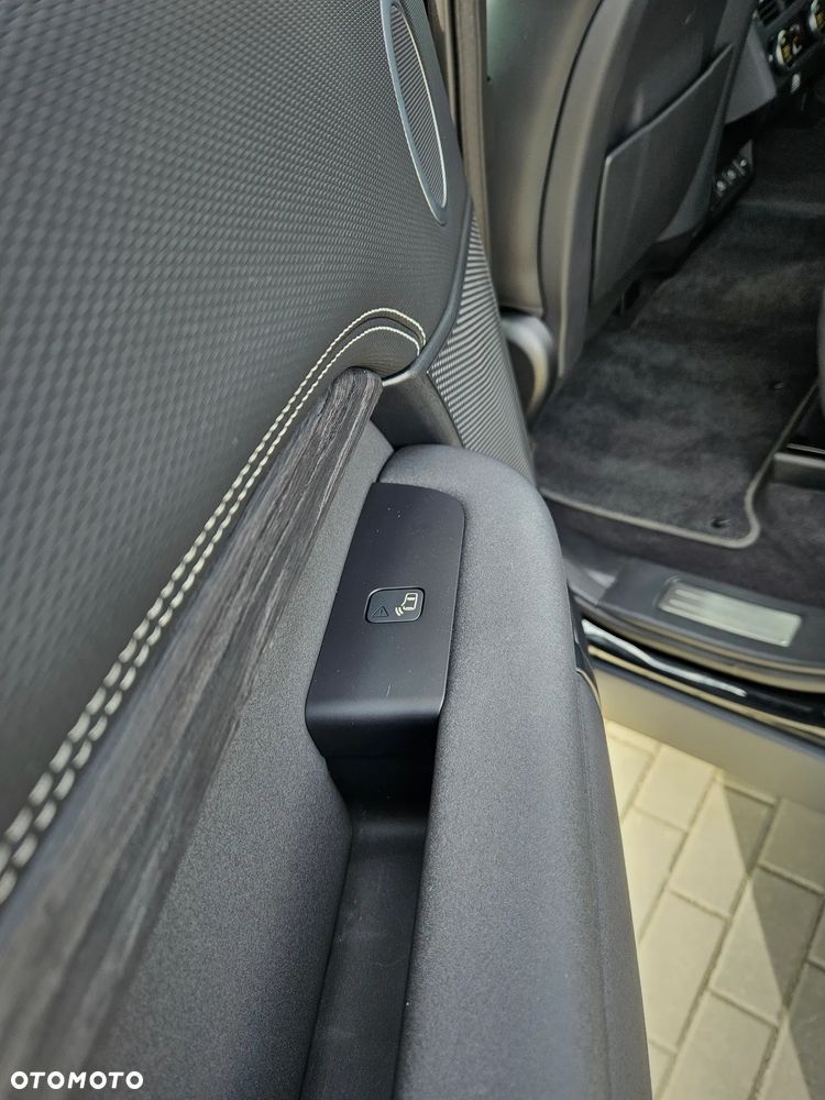 Land Rover Discovery 3.0 D300 mHEV S - 23