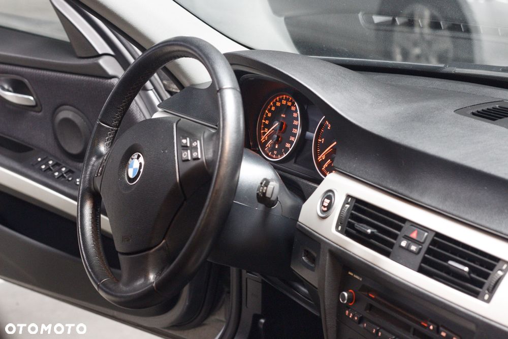 BMW Seria 3 318i Edition Lifestyle - 17