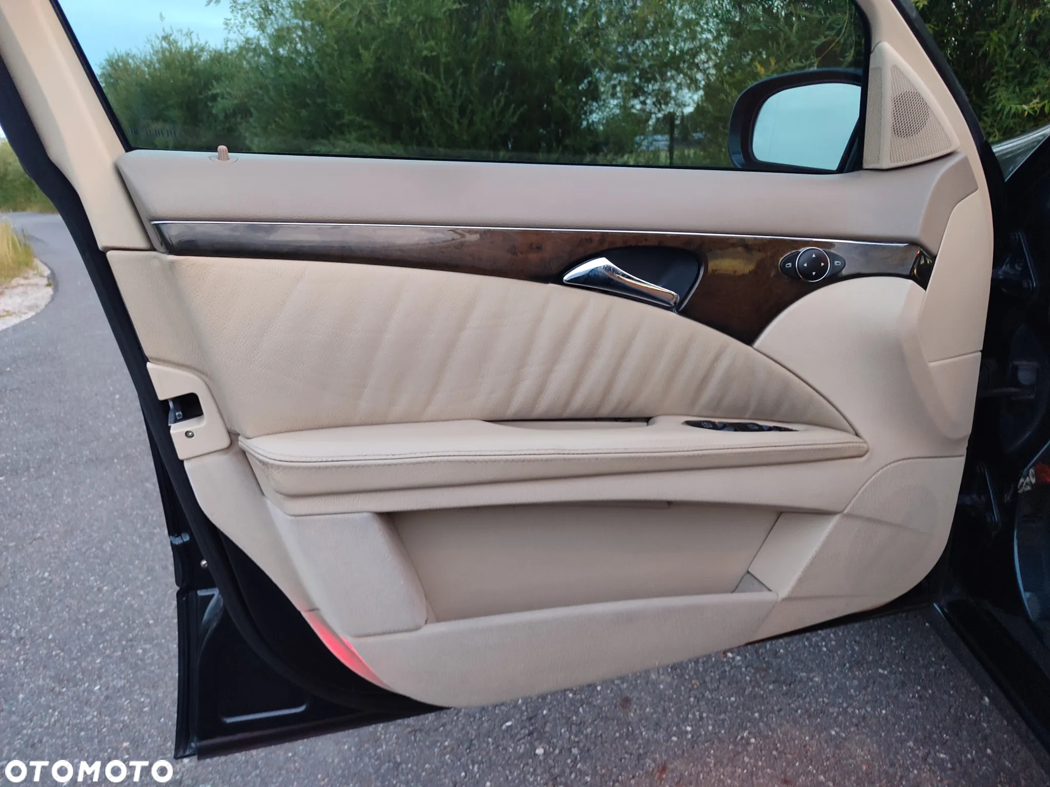Mercedes-Benz Klasa E - 19