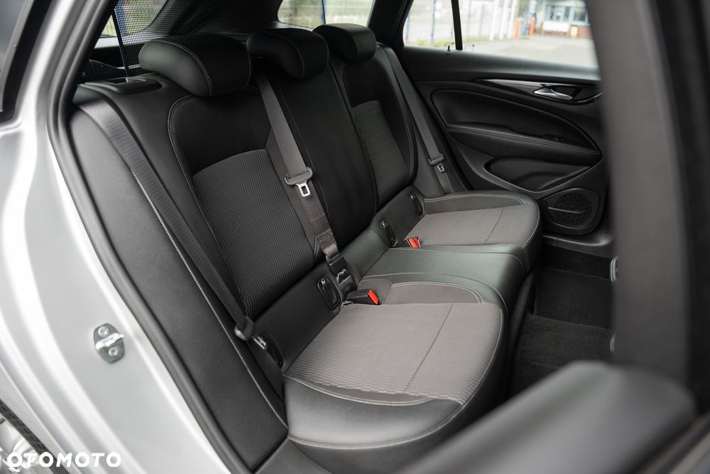Opel Insignia 2.0 CDTI - 36