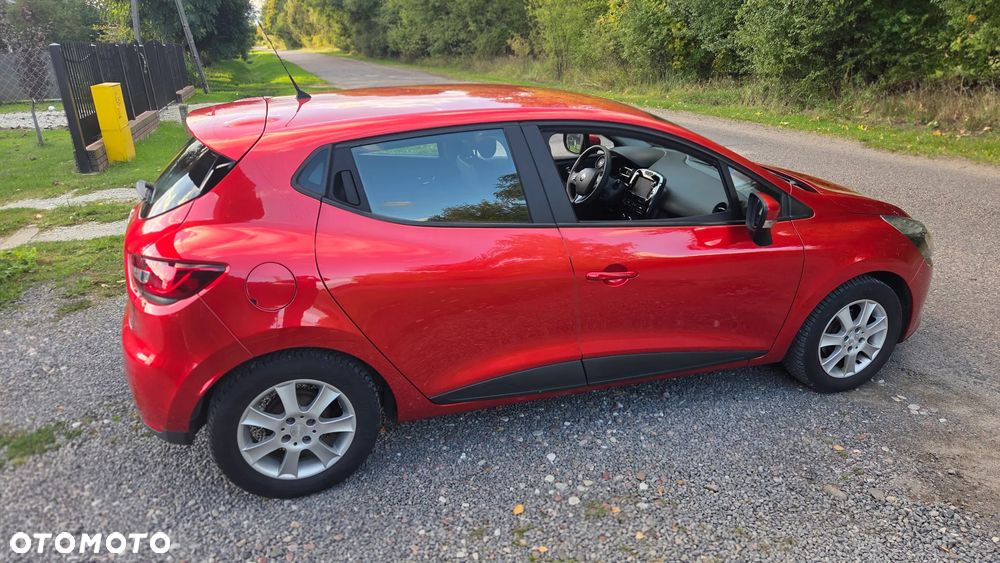 Renault Clio 1.2 16V Limited EU6 - 15