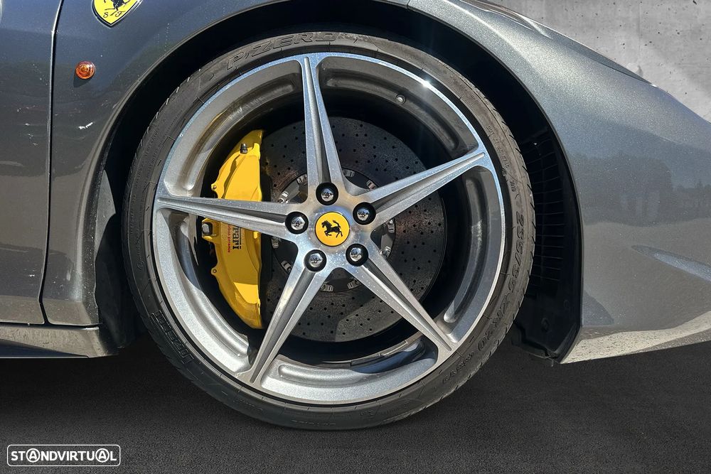 Ferrari 458 Italia Spider - 6